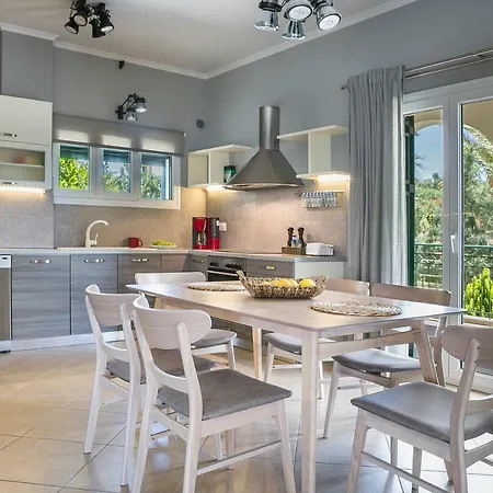 Athinais Lak Villa Lakithra