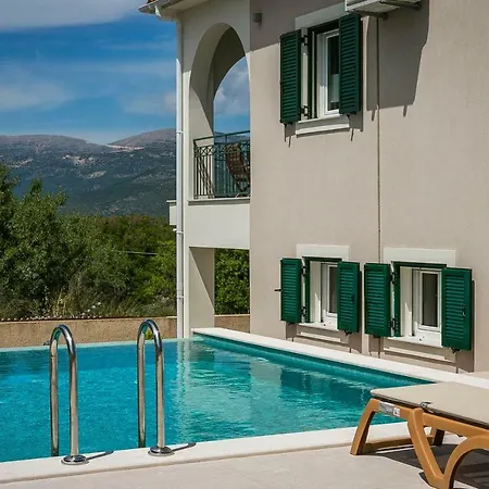 Athinais Lak * Lakíthra