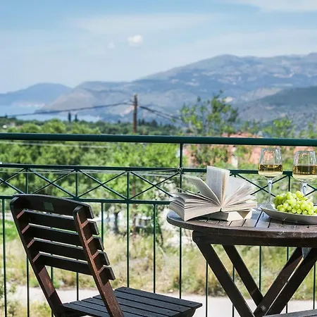 Athinais Lak Villa *