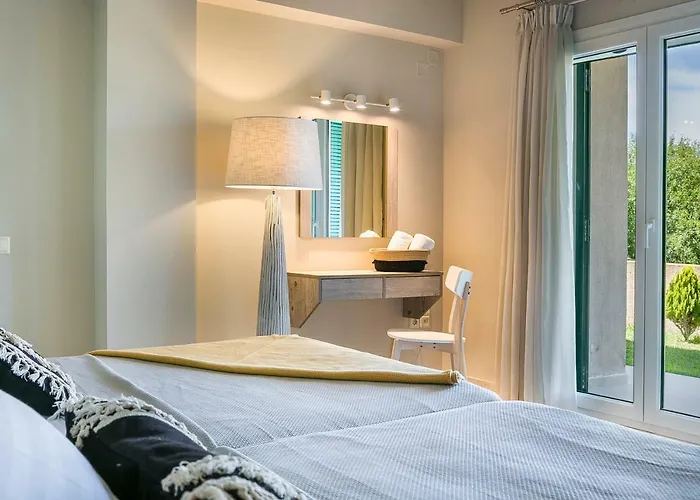 Athinais Lak * Lakíthra