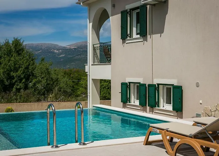 Athinais Lak * Lakíthra