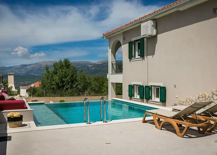 Athinais Lak * Lakíthra